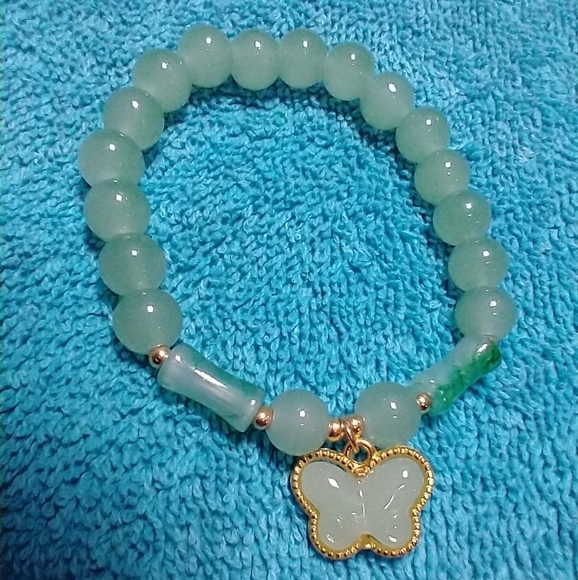 Goldtone green butterfly faux jade stretch bracelet - Picture 1 of 4